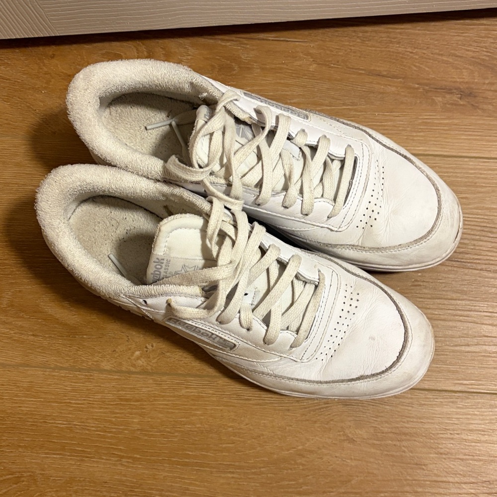Reebok White Leather Sneakers 10.5US GUC